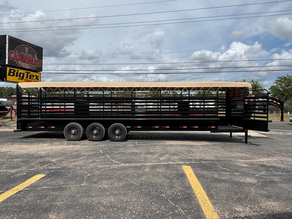 6'8" x 32' GN Cattle Stock Trailer Delco #B832