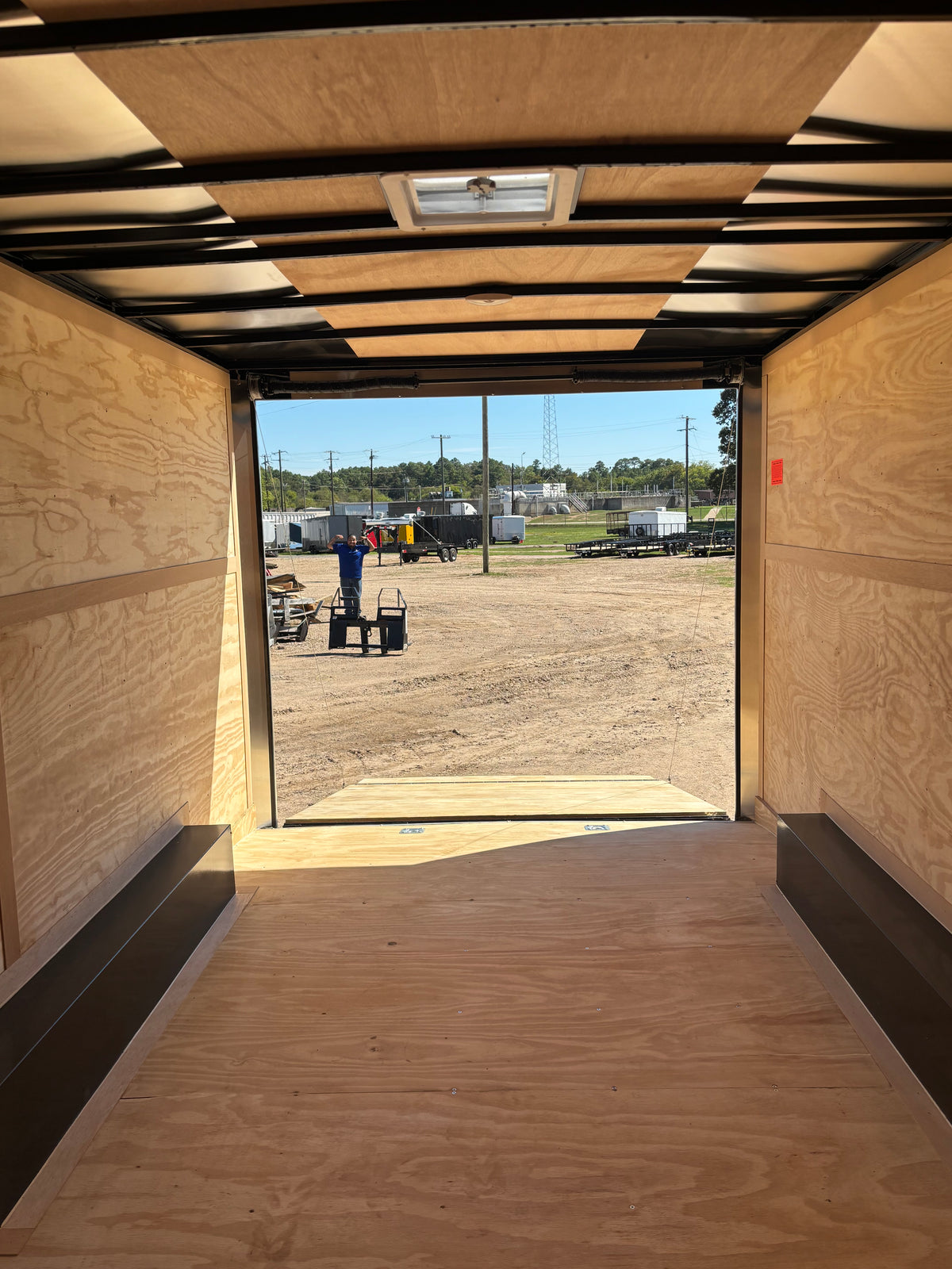 8.5 x 16' E-Series Enclosed Trailer Cargo Mate #TXEHW8.516TA3