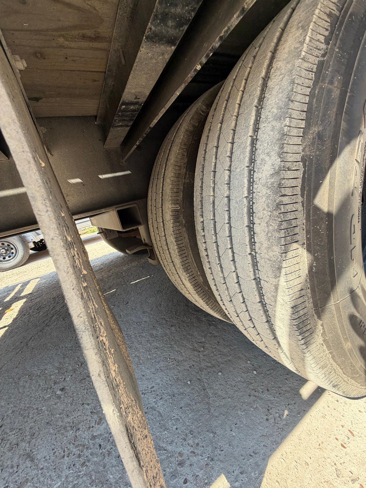 102 x 40' (35+5) Delco Flatbed Trailer #31364 Used