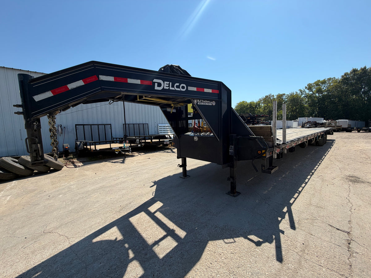 102 x 40' (35+5) Delco Flatbed Trailer #31364 Used