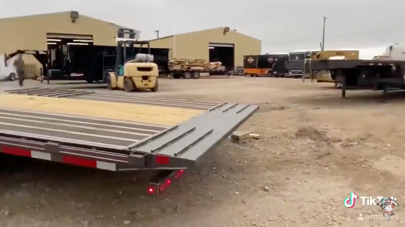 Translation missing: en.block.video.load_video