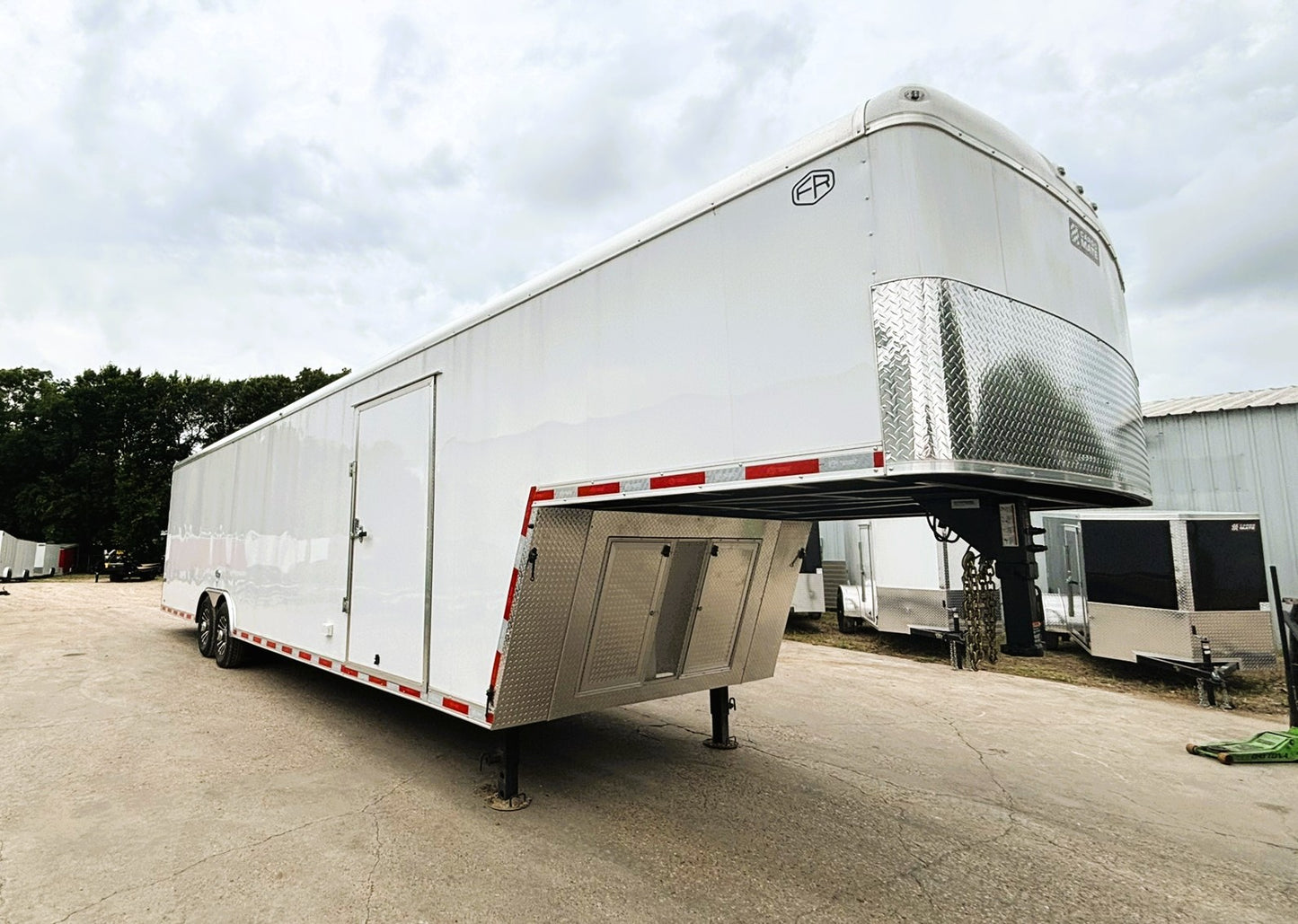8.5' x 38' Qualifier Enclosed GN Trailer Cargo Mate #TXQFG8.538TA5