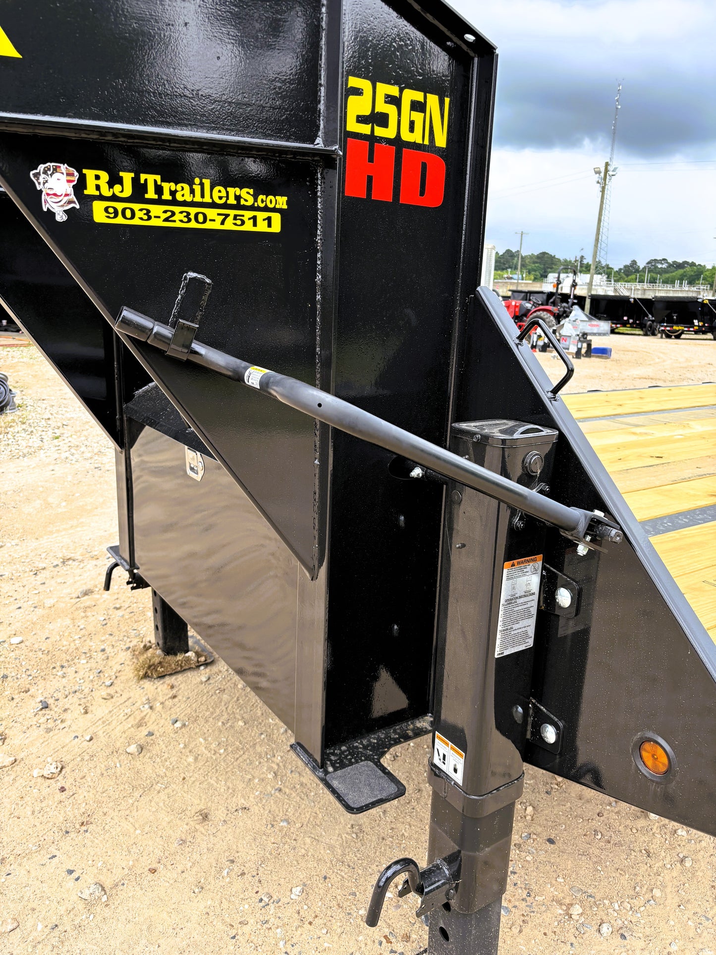 102 x 30' (25 + 5) GN Trailer Big Tex #25GN-30D5A-MRBK