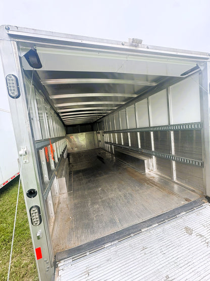 32' GN Enclosed Trailer Sundowner Alum # A6078 - Used