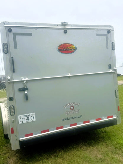 32' GN Enclosed Trailer Sundowner Alum # A6078 - Used