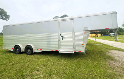 32' GN Enclosed Trailer Sundowner Alum # A6078 - Used