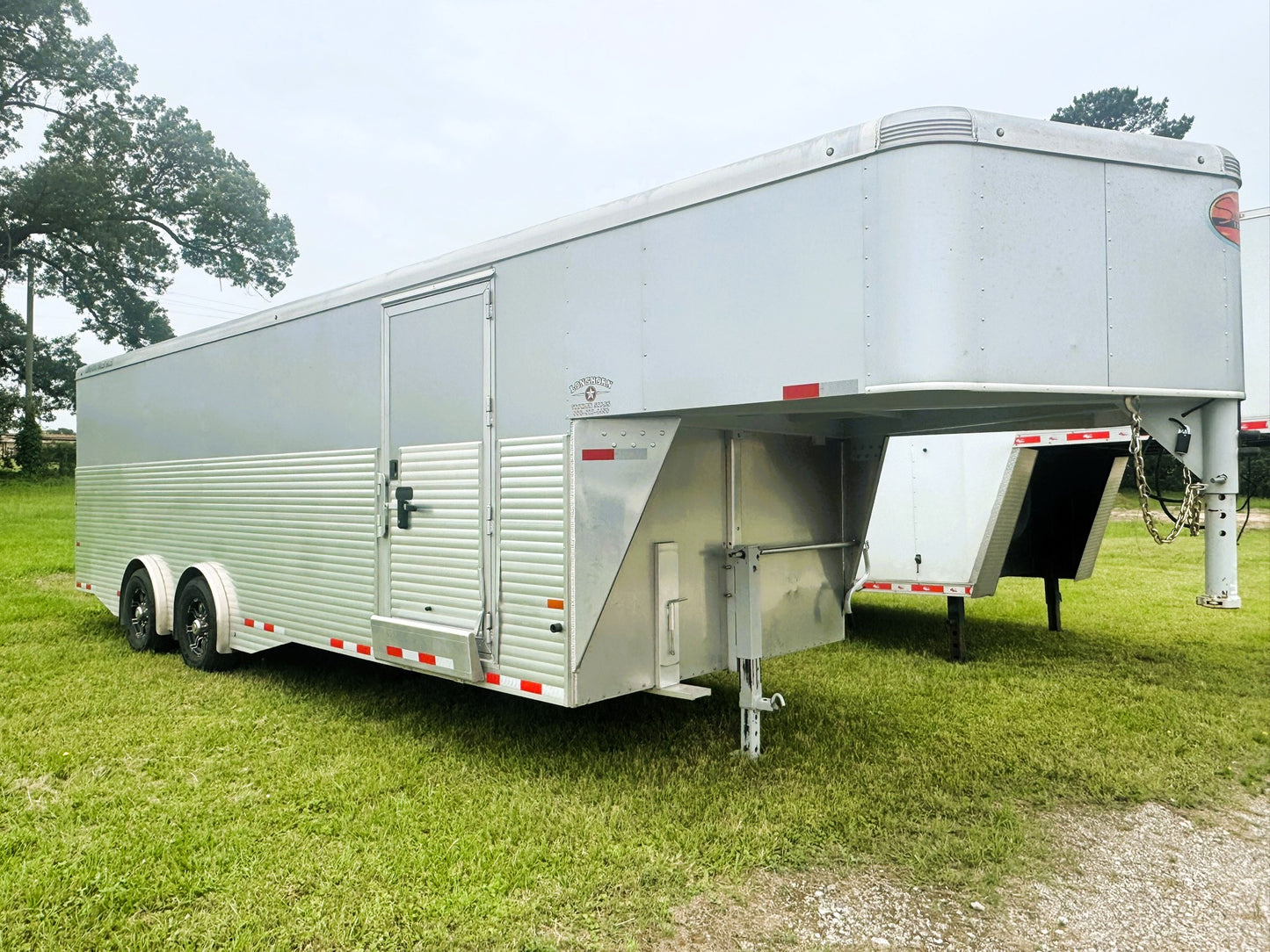 32' GN Enclosed Trailer Sundowner Alum # A6078 - Used